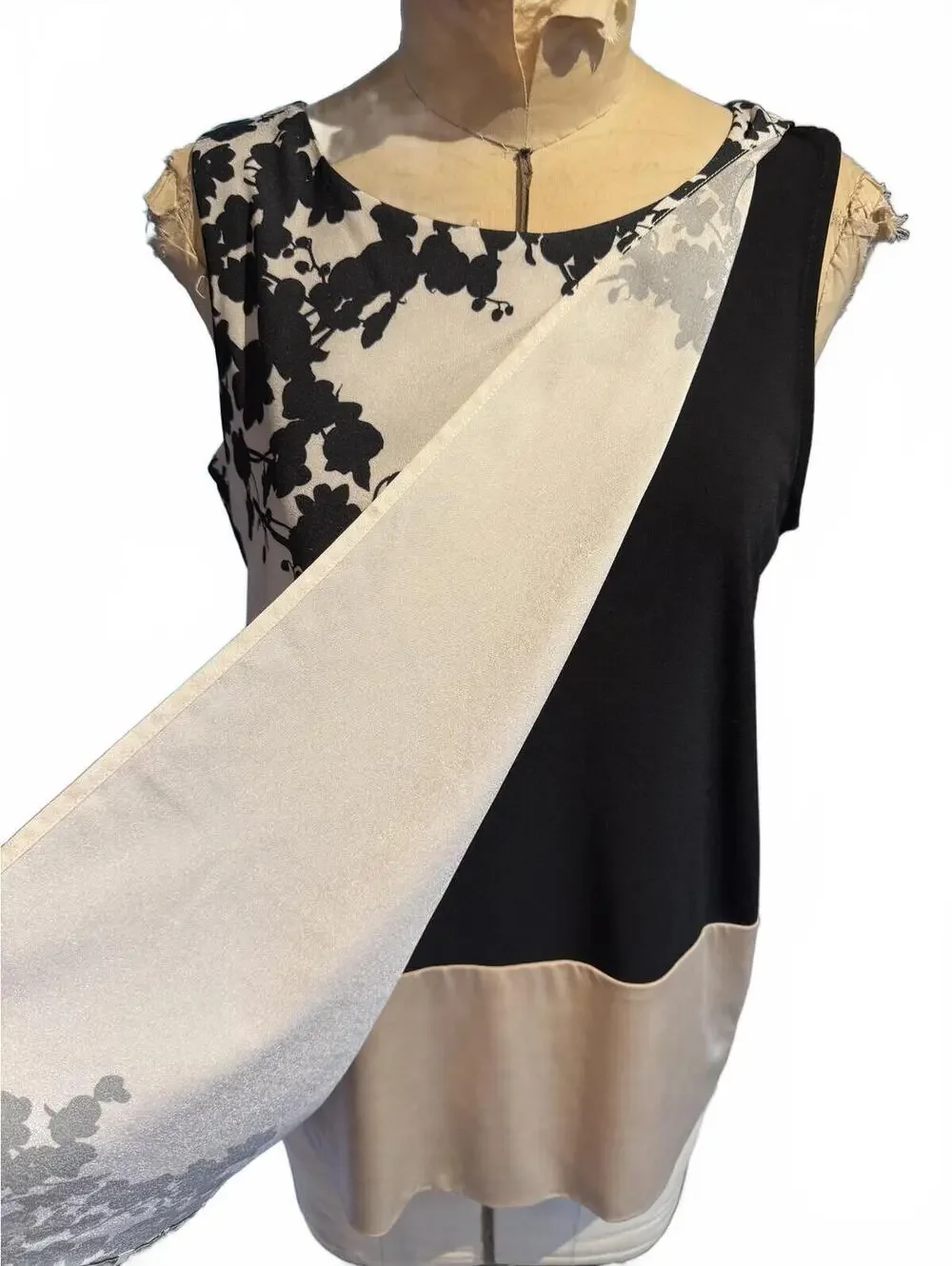Sleeveless Beige and Black Floral Print Top